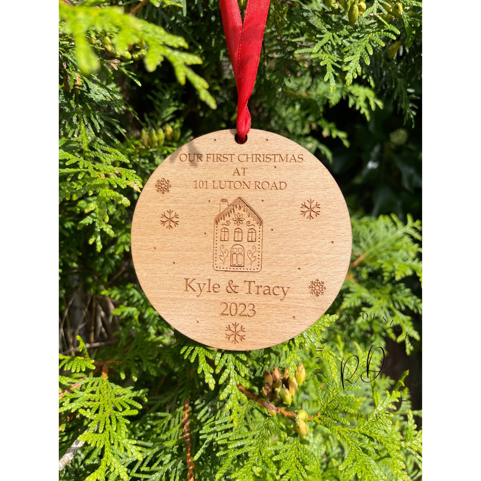 Creating Heartwarming Christmas Memories: Personalised Baubles from Rowland Designs