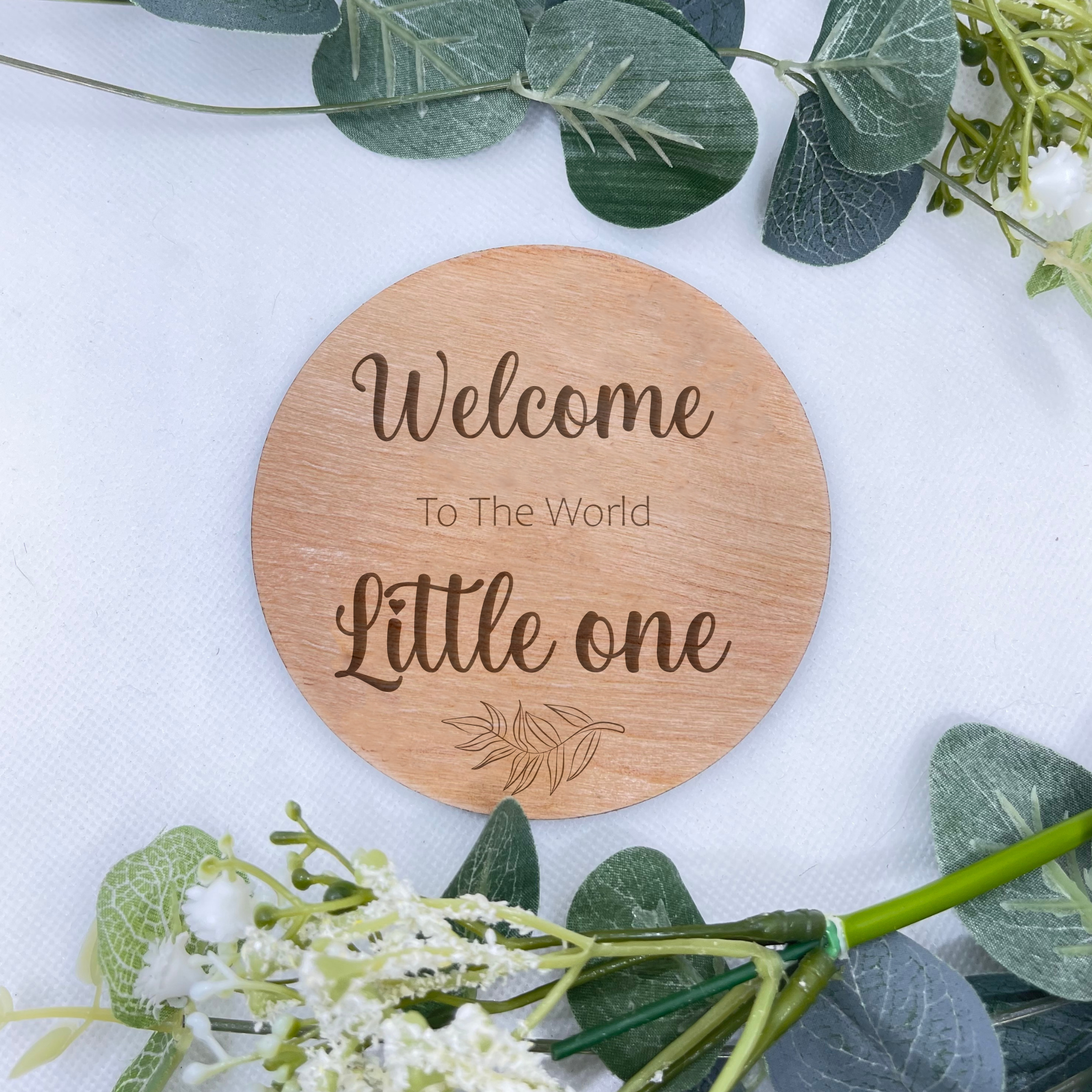 Add a touch of sweetness to your baby photos with our charming Announcement Plaque.