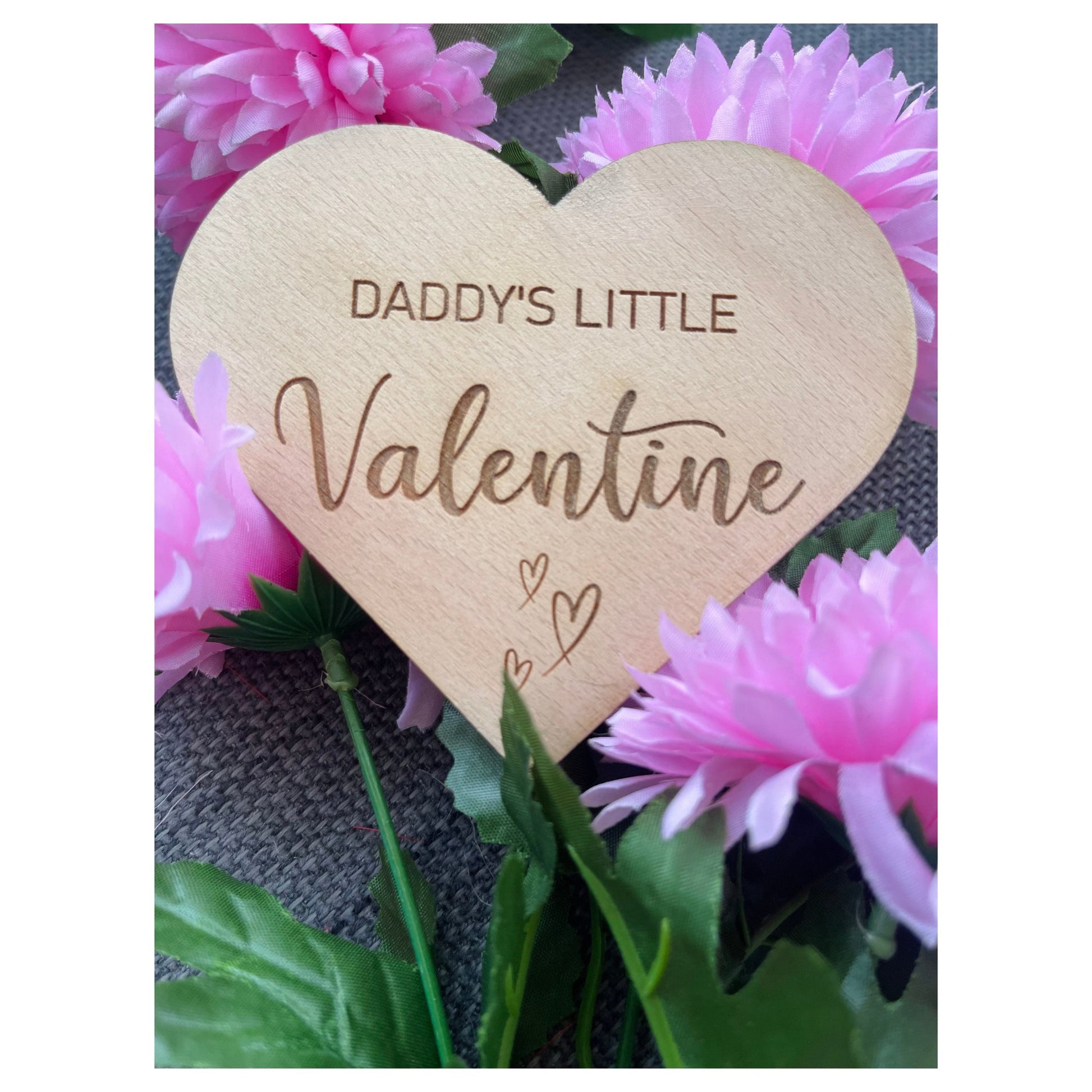 Capture the sweetness of Baby's First Valentine's with our heart-shaped announcement plaque. A perfect gift for new parents, featuring Mummy's, Daddy's & more Little Valentine. Crafted from Beech veneer, Size: 115mm x 100mm, Thickness: 4mm.
