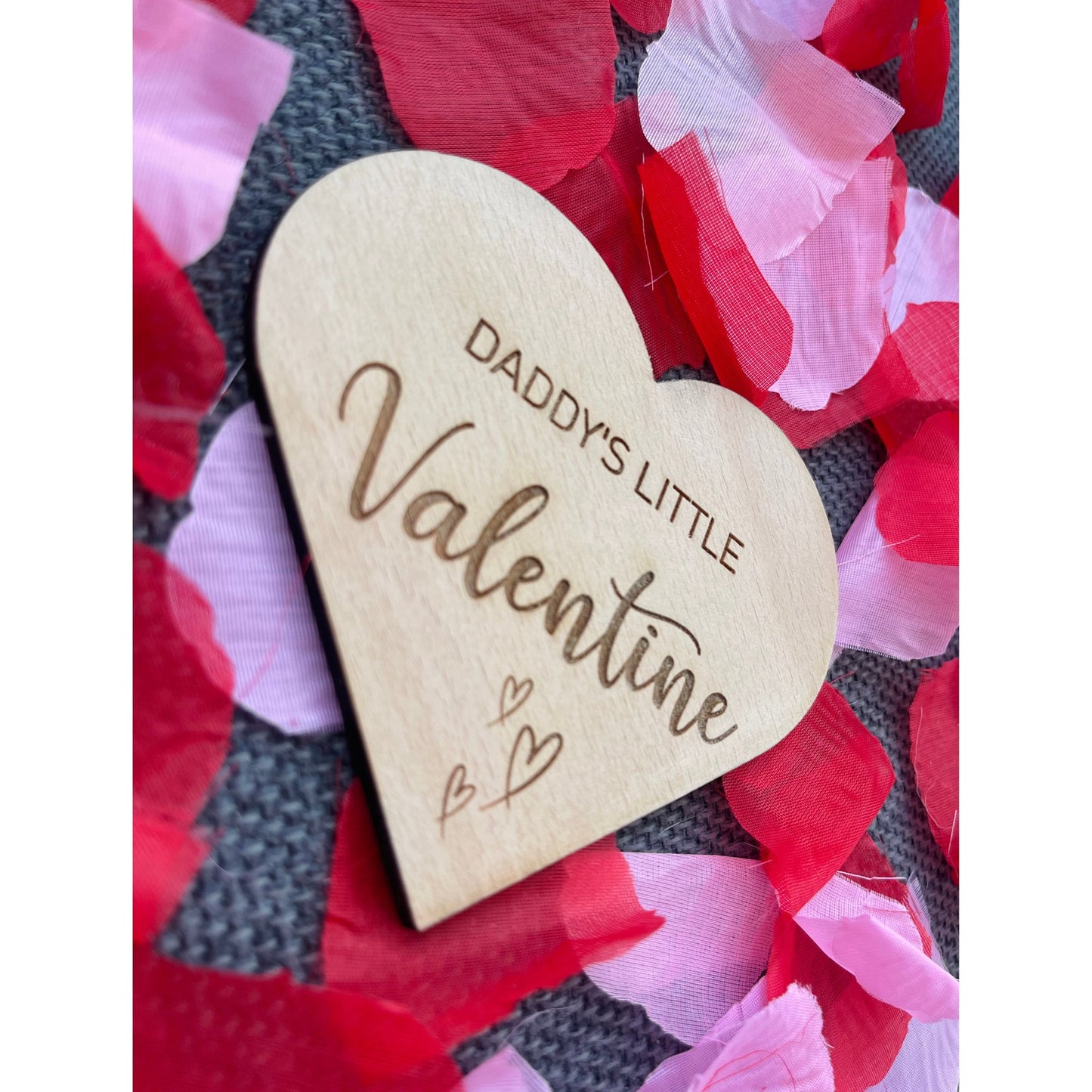 Elevate the joy of Baby's First Valentine's with a heart-shaped plaque – a thoughtful gift for new parents. Select from Mummy's, Daddy's & more Little Valentine. Crafted from Beech veneer, Size: 115mm x 100mm, Thickness: 4mm.
