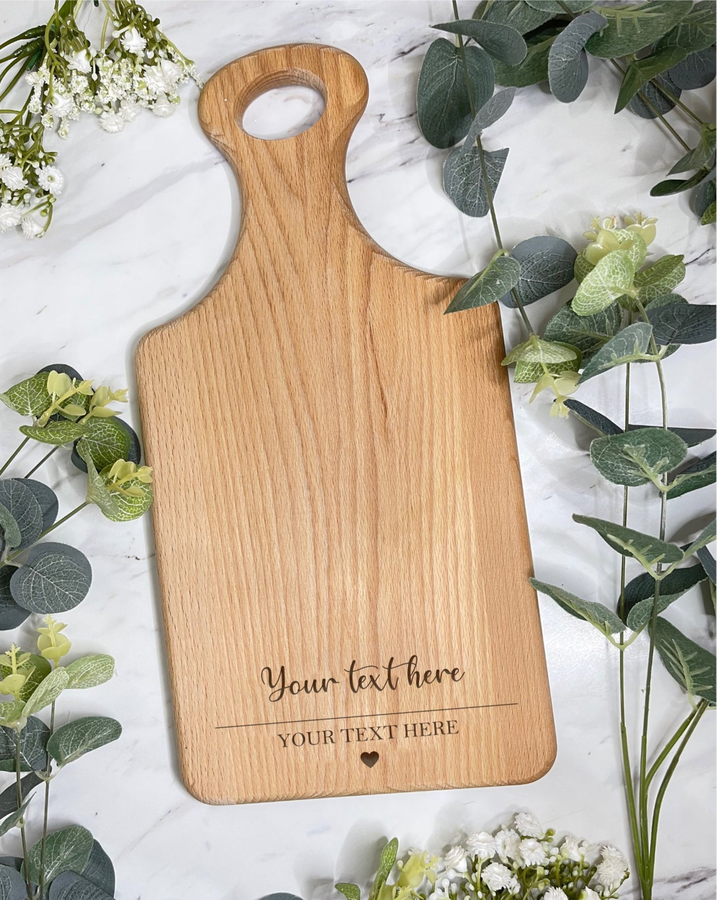Customisable serving boards for special moments: Mother's Day, Father's Day, housewarmings, anniversaries, weddings, and Christmas. Create with up to 17 characters per line.