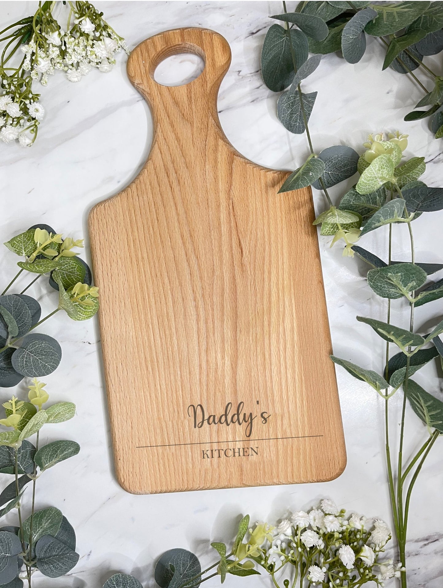 Thoughtful serving board gifts: Mother's Day, Father's Day, housewarmings, anniversaries, weddings, Christmas. Personalize up to 15-17 characters per line.